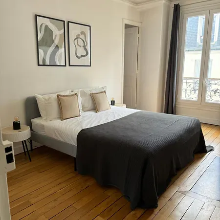 120 M2 Vue Sur Tour Eiffel Paris