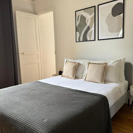 120 M2 Vue Sur Tour Eiffel Paris
